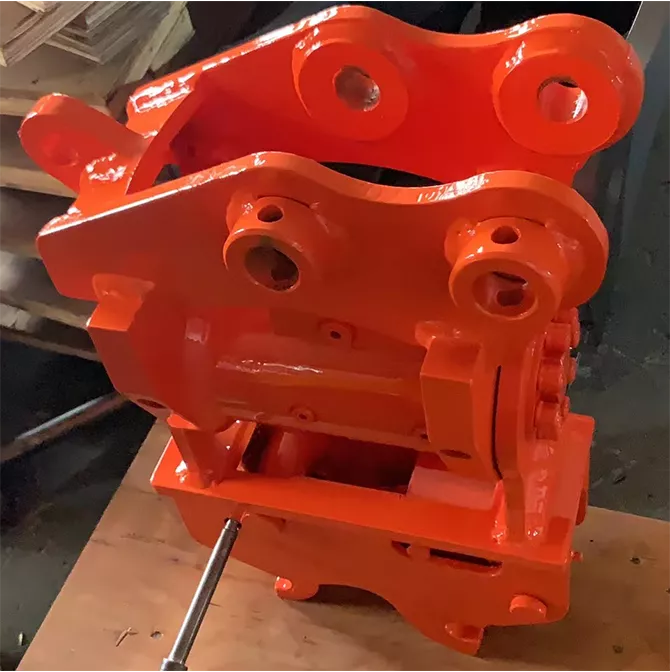 KX040 Tilt quick coupler
